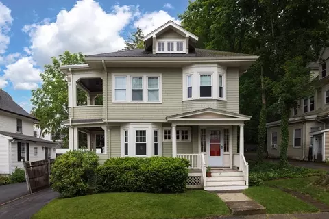 10 Read Ct, Newton, MA 02459