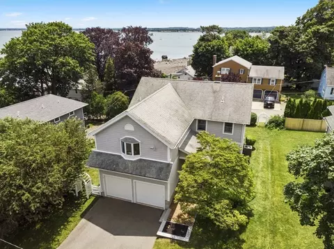 19 Surfside Ln, Quincy, MA 02171