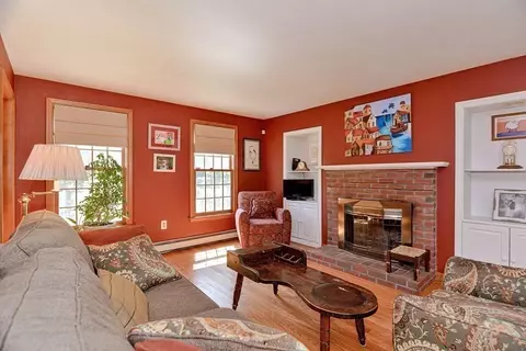7 Matthew Dr, Franklin, MA 02038 photo 3
