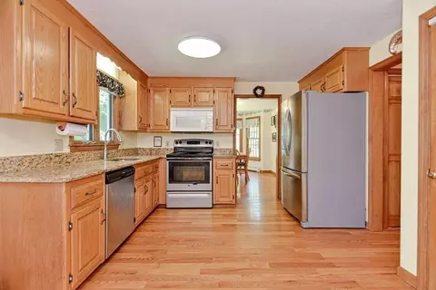 7 Matthew Dr, Franklin, MA 02038 photo 6