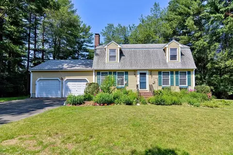 7 Matthew Dr, Franklin, MA 02038