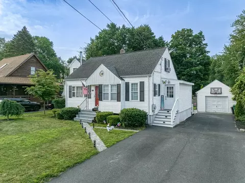 75 Saint Jacques Ave, Chicopee, MA 01020