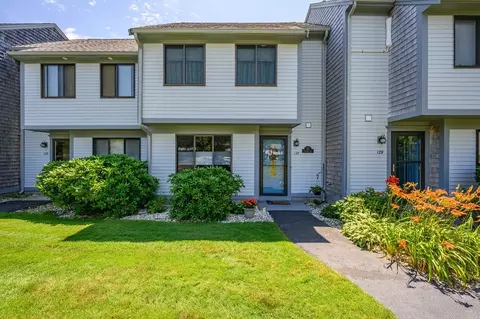 127 Crescent Ln #127, Brewster, MA 02631