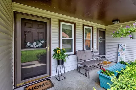 100 Decarolis Dr #100, Tewksbury, MA 01876