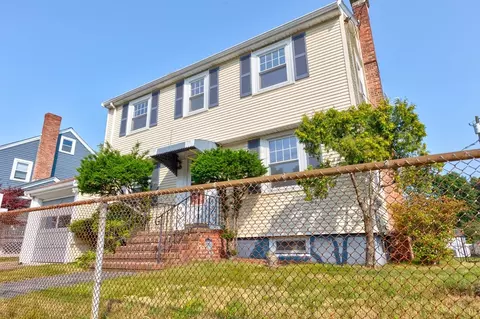 196 Spring St, Boston, MA 02132