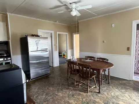 210 George St, Fall River, MA 02720 photo 3