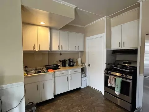 210 George St, Fall River, MA 02720 photo 4