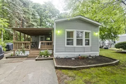 3 Nelligan Dr, Chicopee, MA 01020