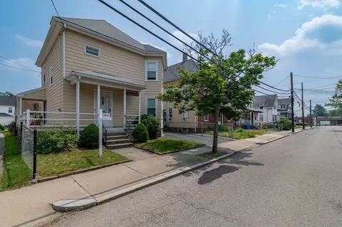31 Hammond St, Waltham, MA 02451