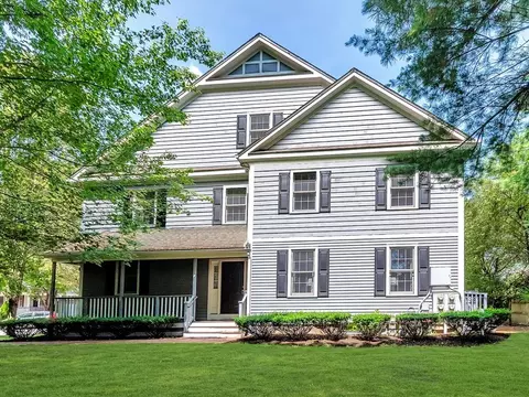 39 Court St #6, Newton, MA 02458
