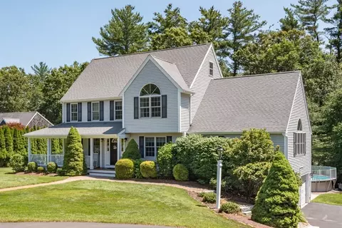 92 Litchfield Ln, Hanson, MA 02341