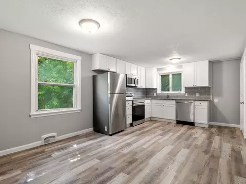 40 Dennis St, Springfield, MA 01118 photo 5