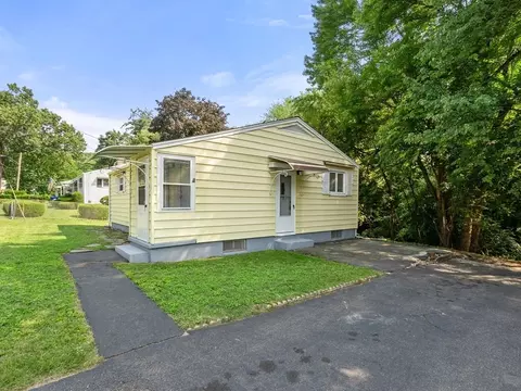 40 Dennis St, Springfield, MA 01118 photo 14