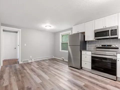 40 Dennis St, Springfield, MA 01118 photo 4