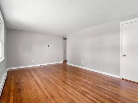 40 Dennis St, Springfield, MA 01118 photo 8