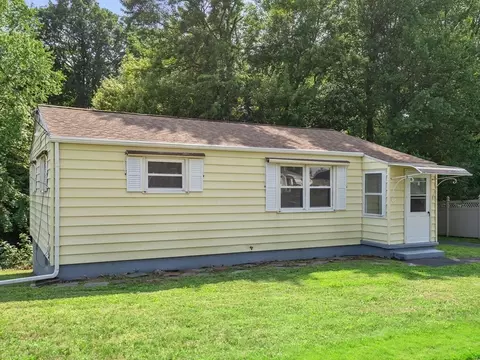 40 Dennis St, Springfield, MA 01118 photo 17