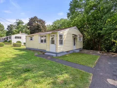 40 Dennis St, Springfield, MA 01118 photo 19