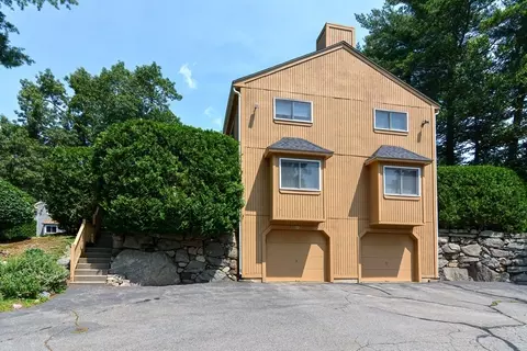 11 Loyalist Dr #26, Uxbridge, MA 01569