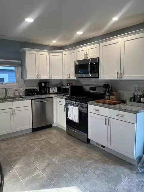 239 Plumtree Rd, Springfield, MA 01118 photo 5