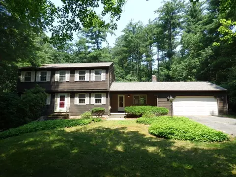 8 Conifer Dr, Wilbraham, MA 01095