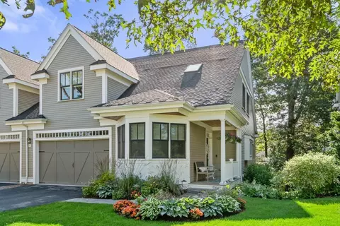 12 White Oaks Ln #12, Reading, MA 01867