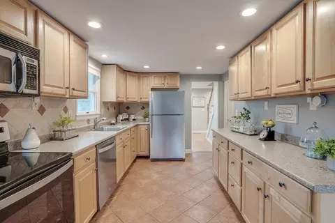 11 Springvale Rd, Reading, MA 01867 photo 11