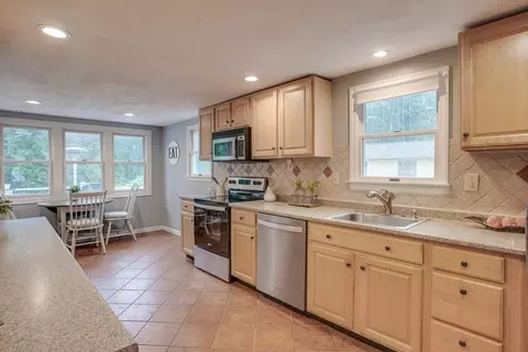 11 Springvale Rd, Reading, MA 01867 photo 14