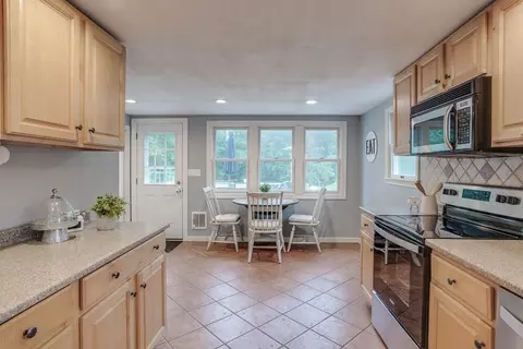 11 Springvale Rd, Reading, MA 01867 photo 12
