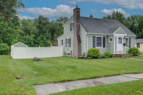 11 Springvale Rd, Reading, MA 01867 photo 2