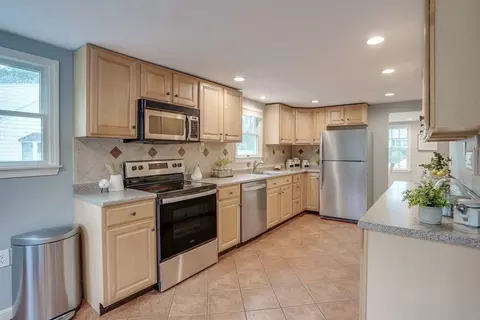 11 Springvale Rd, Reading, MA 01867 photo 13