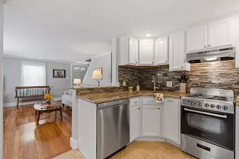 41 Darnell, Worcester, MA 01606 photo 12