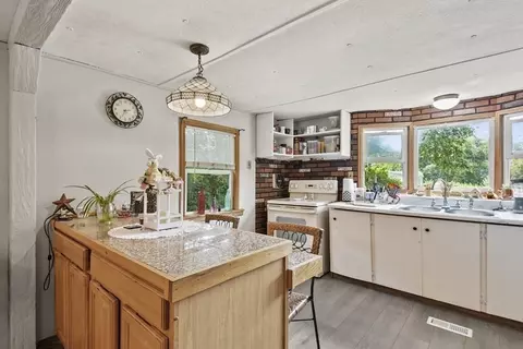 3 Irene Ave, Webster, MA 01570 photo 4