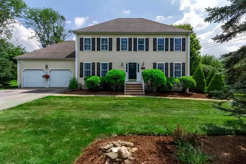 65 Daniels St, Franklin, MA 02038