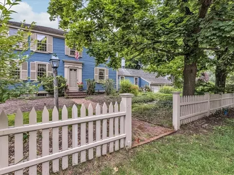 172 Tremont St, Duxbury, MA 02332