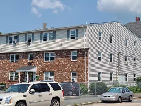 1038 Cove Rd #3, New Bedford, MA 02744