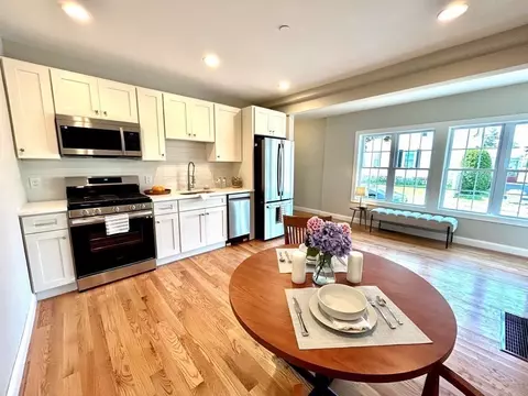 492 Cabot St #1A, Beverly, MA 01915