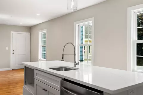 492 Cabot St #2, Beverly, MA 01915 photo 4