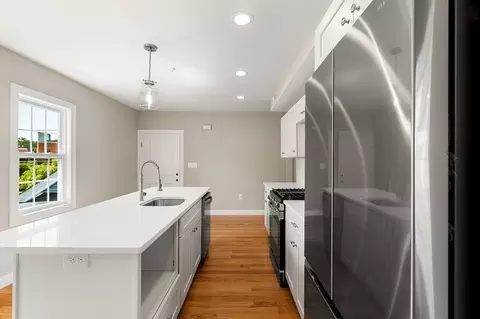 492 Cabot St #2, Beverly, MA 01915 photo 3
