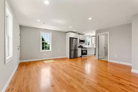 492 Cabot St #3, Beverly, MA 01915 photo 2