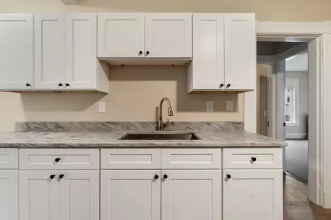 93 White St, Springfield, MA 01108 photo 4