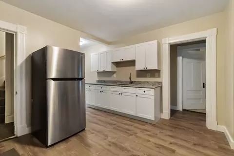 93 White St, Springfield, MA 01108 photo 5
