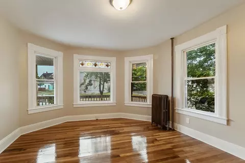 93 White St, Springfield, MA 01108 photo 9