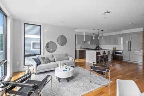 532-34 E Third #3, Boston, MA 02127 photo 2