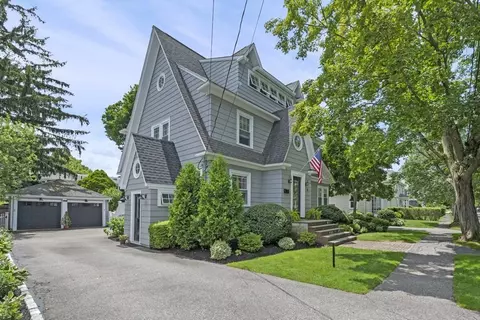 4 Homestead Rd, Marblehead, MA 01945