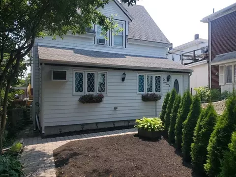 24 Spring Garden St # -r, Boston, MA 02125