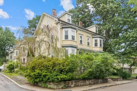 36 Green St #1, Boston, MA 02130