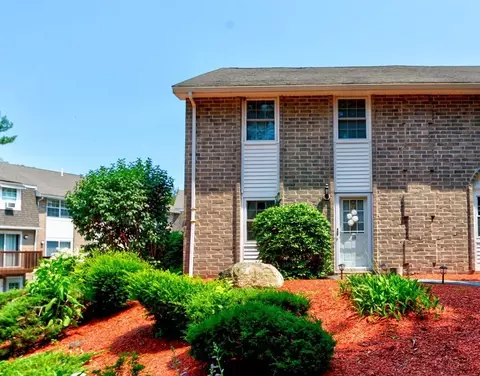 40 Morgan Dr #40, Haverhill, MA 01832