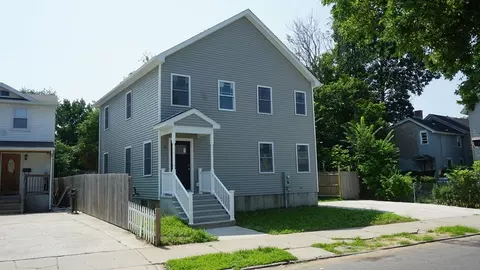 11 King St, Springfield, MA 01109 photo 2