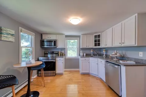 70 Commercial St #2, Wellfleet, MA 02667