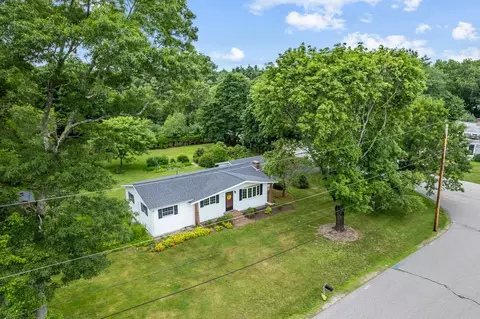 9 Brewster Ln, Hanover, MA 02339